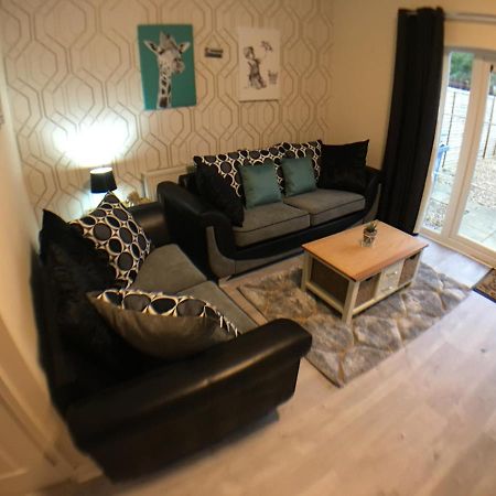 Very Large House, 6 Beds, 4 Bedrooms, 3 Bathrooms, 5 Smart Tv'S & Van Parking 보스턴 외부 사진