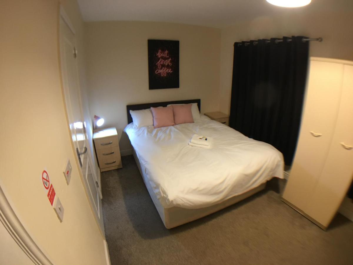 Very Large House, 6 Beds, 4 Bedrooms, 3 Bathrooms, 5 Smart Tv'S & Van Parking 보스턴 외부 사진