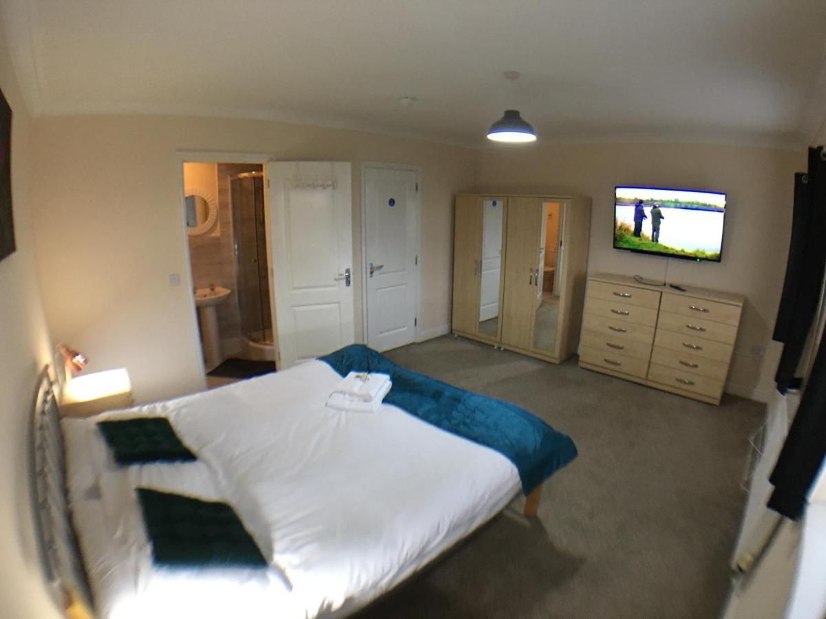 Very Large House, 6 Beds, 4 Bedrooms, 3 Bathrooms, 5 Smart Tv'S & Van Parking 보스턴 외부 사진